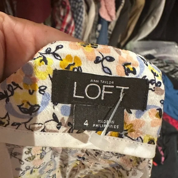 LOFT floral shorts - Picture 5 of 5